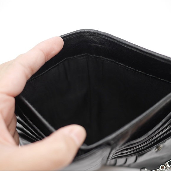 🍓MIUMIU Distressed Wallet - Picture 9 of 13